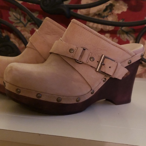 UGG Shoes - UGG Clogs